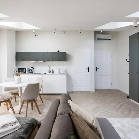 Premium With Air Conditioning For Couples In The Heart Of Krakow, Main Square Апартаменты Краков
