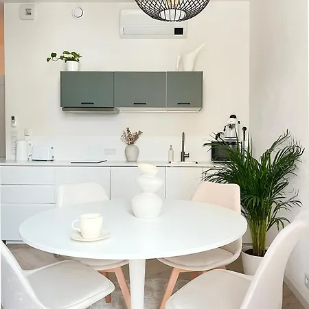 Premium With Air Conditioning For Couples In The Heart Of Krakow, Main Square